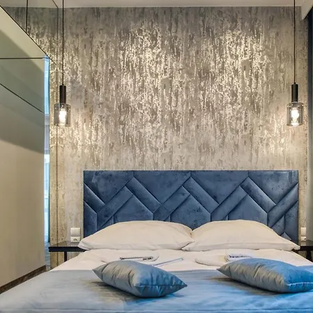 Hotel & Bialy Dom 3*