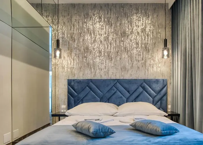 Hotel & Bialy Dom 3*