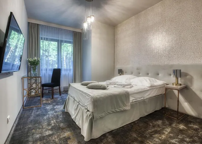 Hotel & Bialy Dom 3*