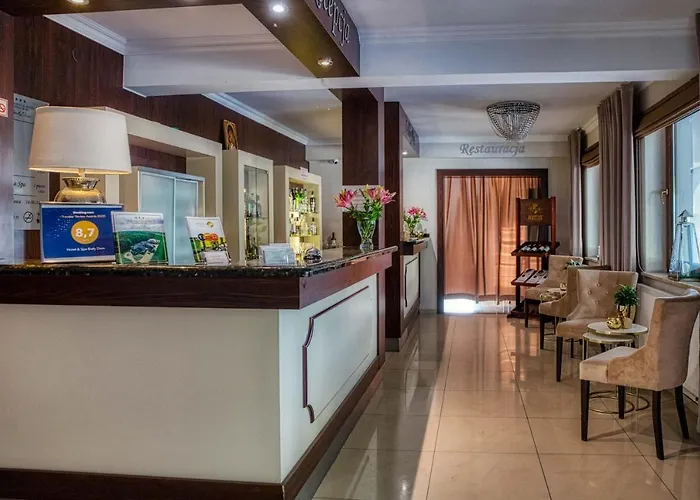 Hotel & Bialy Dom 3*