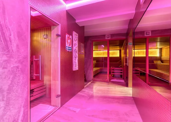 Hotel & Bialy Dom 3*