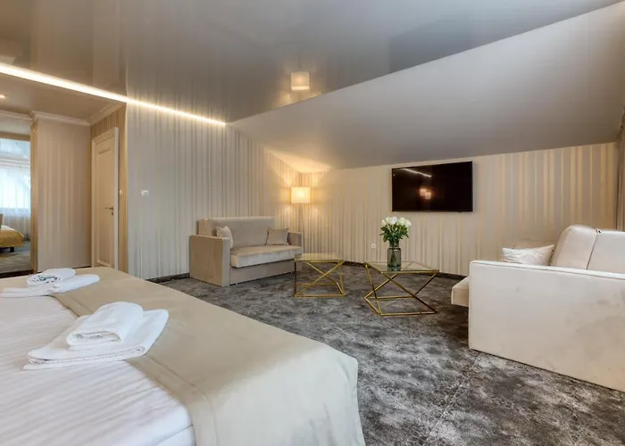 & Bialy Dom Hotel 3*