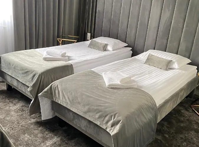 Hotel & Bialy Dom 3*